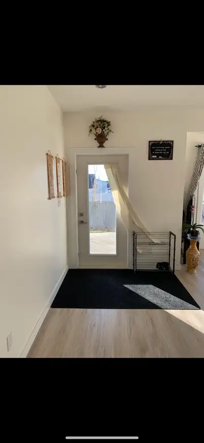 This home is ideal for professional or couples looking for comfortable place to live in . Walkout ba...