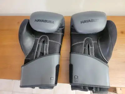Hayabusa S4 Boxing Gloves 15.5oz Sz Large, View more