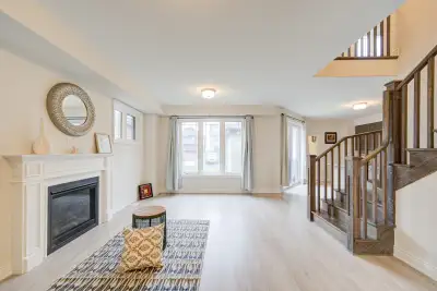 Brand New house, there are two rooms available for rent - female only. Bus route just 1 min away, an...