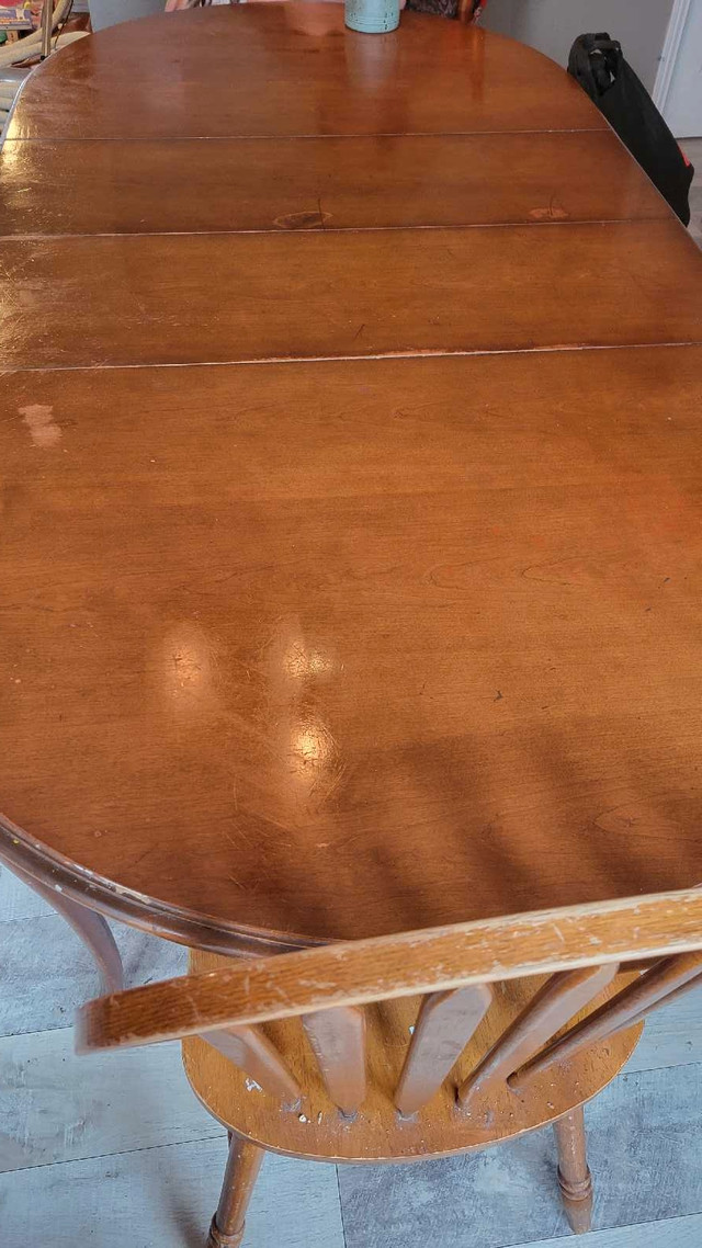 Solid wood table in Dining Tables & Sets in Norfolk County - Image 2