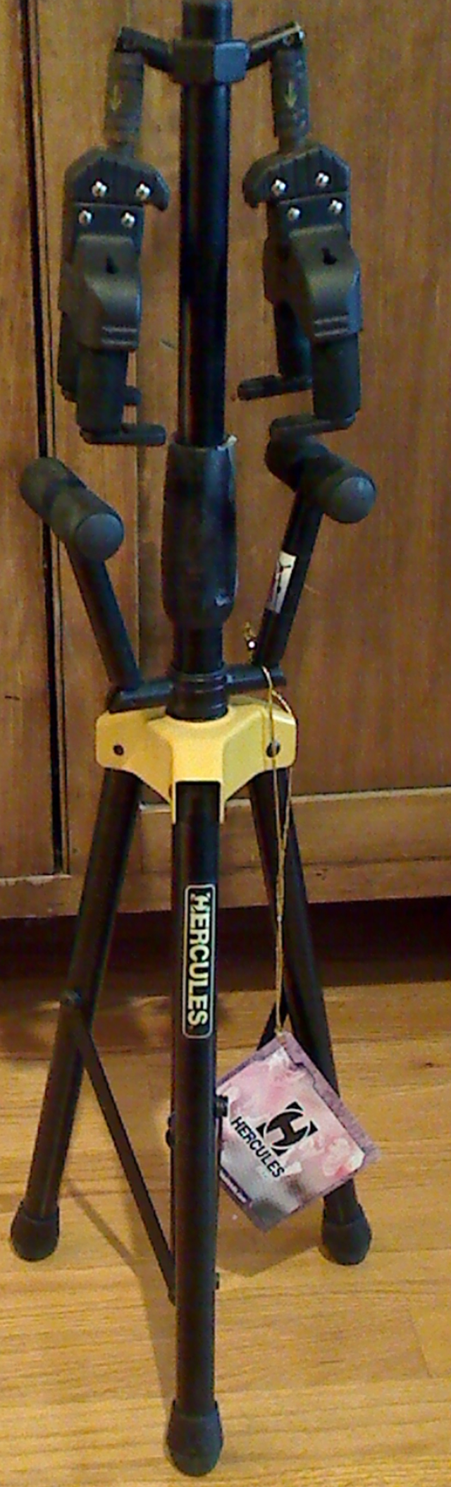 Hercules Double Guitar Floor Stand Model GS422B+ in Guitars in City of Toronto - Image 3