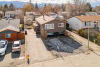 5 Bed/ 2 Bath suited home centrally located in Kelowna South