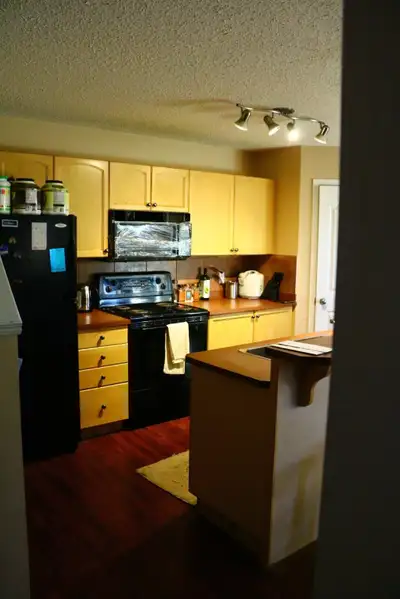 Furnished Basement Room Calgary NW, Utilities Incl. near LRT