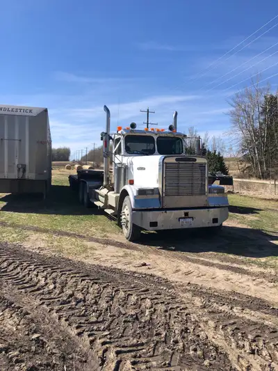Available on weekends for farm help. Experience with: cattle liners, bale hauling, equipment hauling...