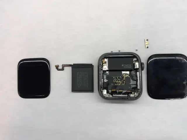 ⭕SAME DAY Apple Watch repair⭕Series 1-10, broken screen/battery in Cell Phone Services in City of Toronto - Image 3