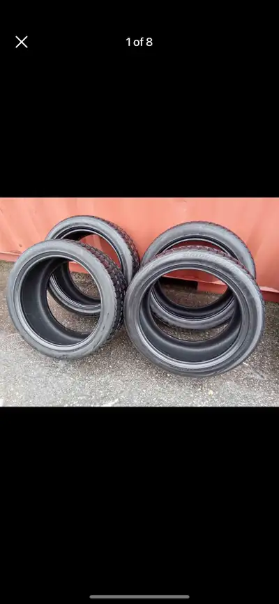 Set of 4 BRIDGESTONE winter tires (275 40 19) great conditions
