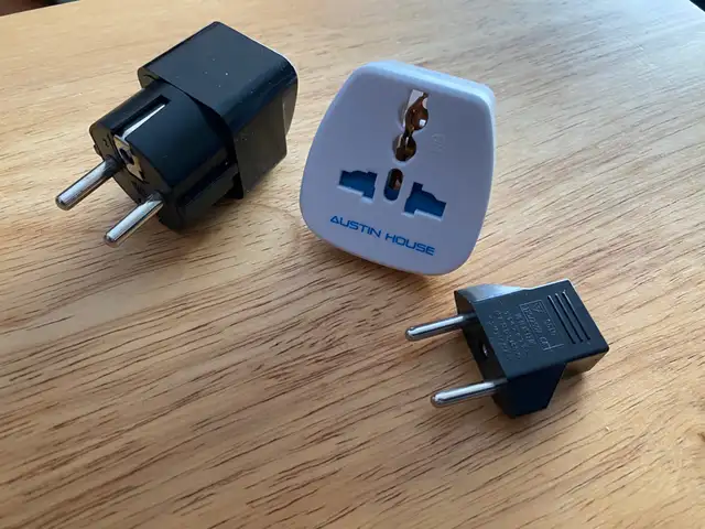 European Travel Adapter / Converter (Italy) in General Electronics in Kitchener / Waterloo - Image 3