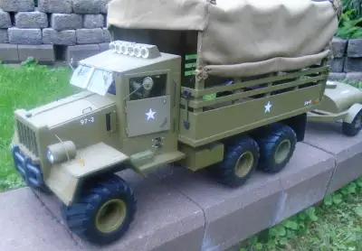Modèle Unique...De ma collection...Gros camion militaire avec remorque...Balsa et polystyrène pour l...