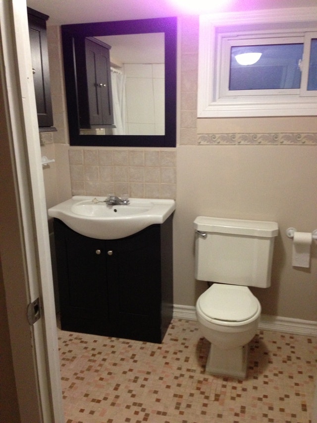 1 Bedroom Basement/All Inclusive/ Great Location Long Term Rentals