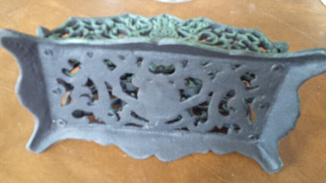 Antique Heavy Cast-Iron Green Letter Holder, Desk Item in Arts & Collectibles in Stratford - Image 4