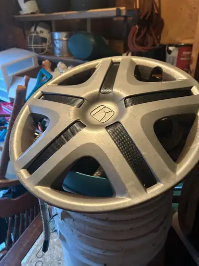 4 of them 14 inch Honda hubcaps
