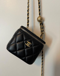Chanel Pearl Crush Mini Vanity Case