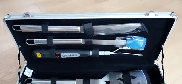 5-Piece Stainless Steel BBQ Tool Set with Aluminum Case in BBQs & Outdoor Cooking in Regina - Image 3