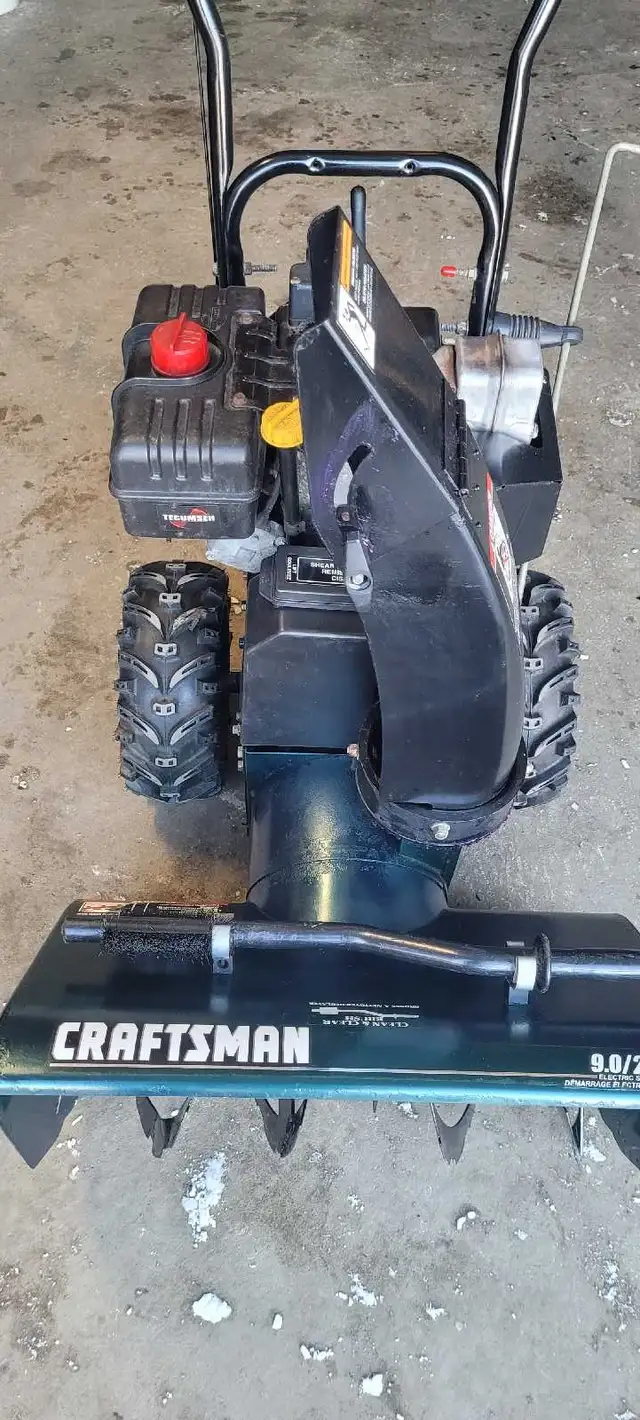 24 inch Craftsman snowblower with auger kit in Snowblowers in Mississauga / Peel Region - Image 6