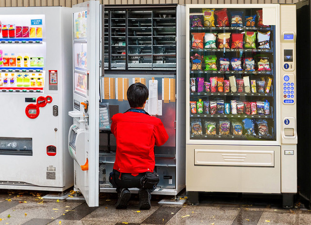 VENDING MACHINE SERVICE, REPAIRS & SALES in Other Business & Industrial in Barrie