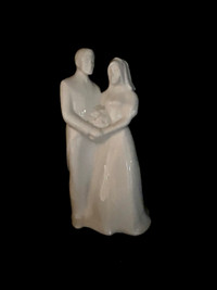 *Near MINT - Vintage Royal Doulton figurine “Love Everlasting”  