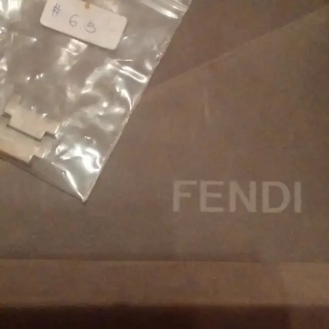 Authentic FENDI Watch Montre Fendi Excellent Condition in Jewellery & Watches in City of Montréal - Image 10