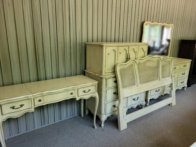Vintage French Provincial white bedroom set. in Dressers & Wardrobes in Trenton - Image 2