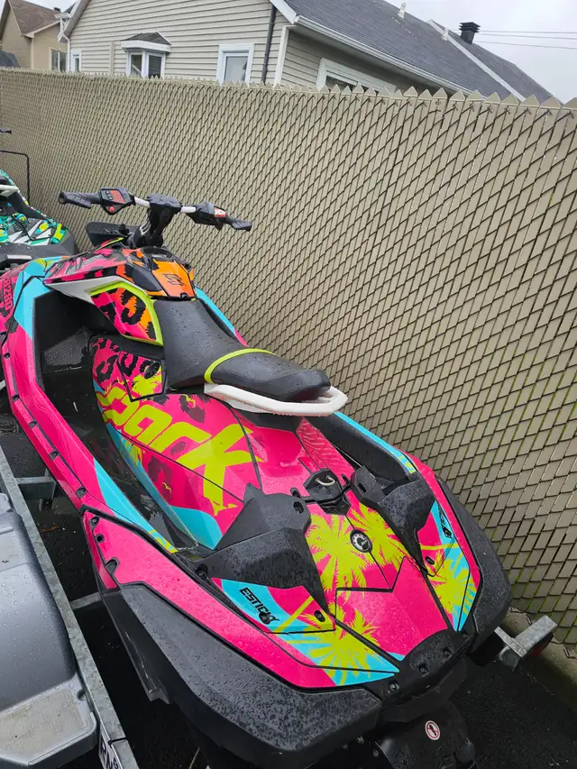 2020 SEA-DOO SPARK TRIXX 2up **seulement 79 heures** in Personal Watercraft in Lévis - Image 5