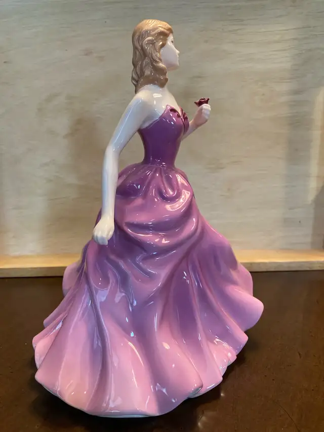 Royal Doulton Figurine - Victoria in Arts & Collectibles in Grand Bend - Image 6