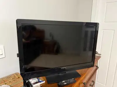 Insignia 40 inch TV for sale, View more
