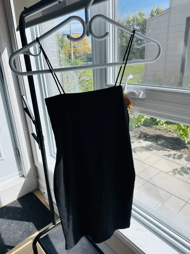 Women’s clothing in sizes S and M … everything $5 and $10 in Women's - Dresses & Skirts in Longueuil / South Shore - Image 3