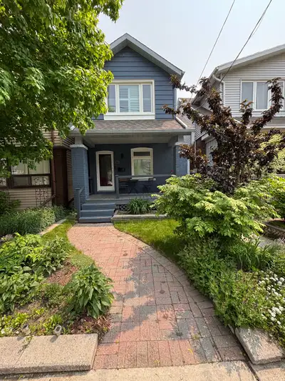 Danforth and Main one bedroom 2nd floor available Aug