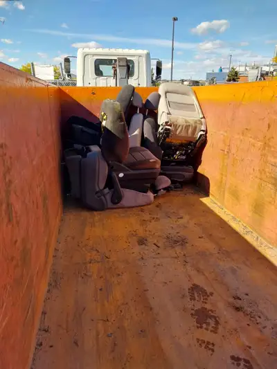 Dedicated Mini Bin Rental Service for Durham Region Need a bin for junk removal, renovation waste, r...