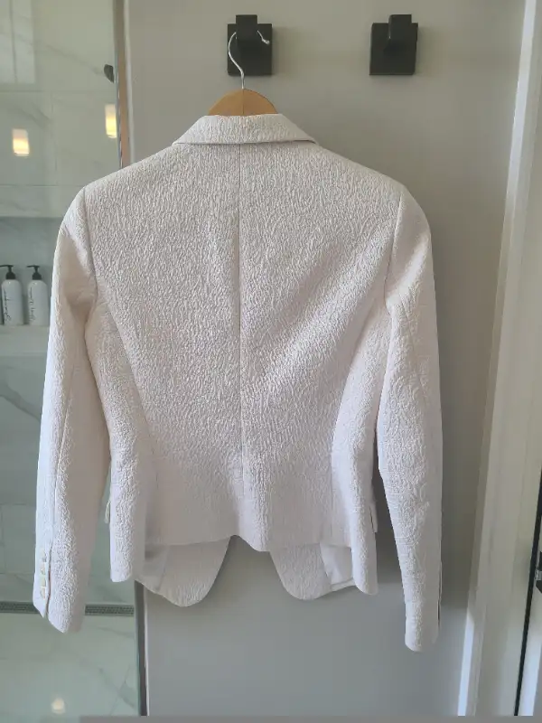 Elizabeth and James Size 2 Blazer in Women's - Tops & Outerwear in Kitchener / Waterloo - Image 3