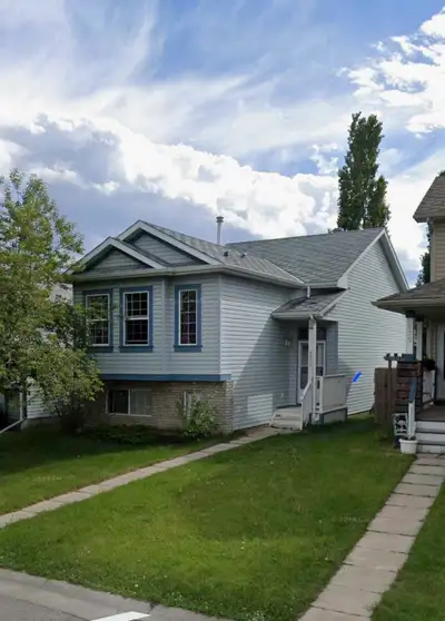 Bright and clean legal walkout lower unit available in Coventry Hills starting August 1. This spacio...