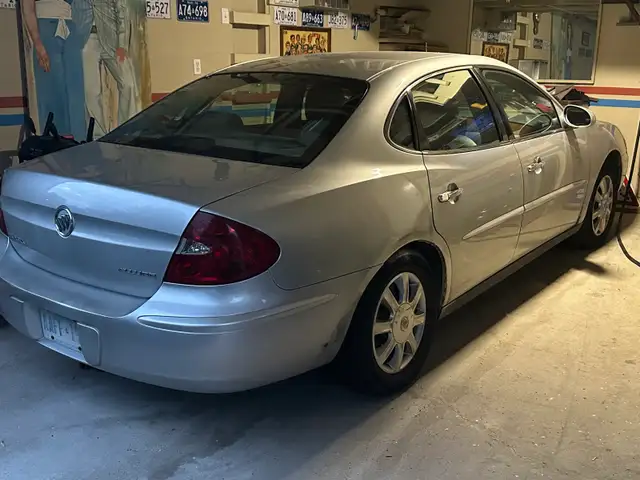 2005 Buick Allure - Battery is dead589628625933445122
