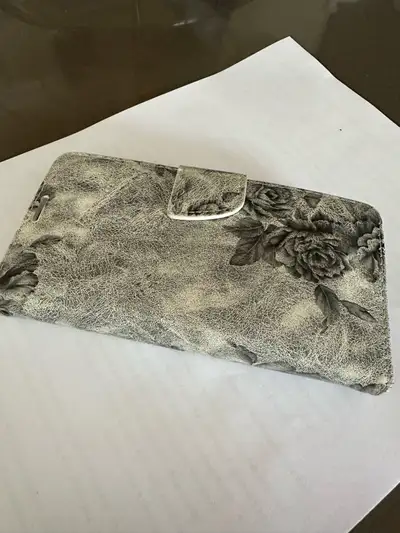 Etui portefeuille iPhone 14 Pro, View more