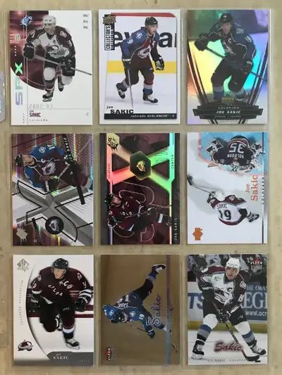 Lot de 26 cartes de hockey différentes - Joe Sakic, View more