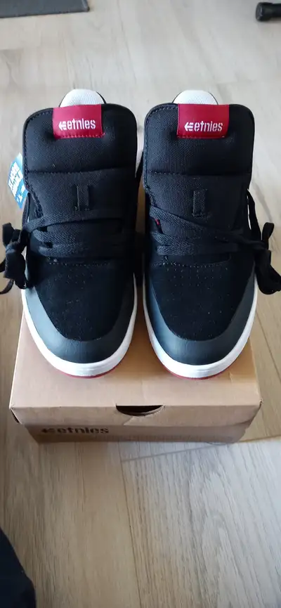 Etnies Marana Blacktop Wash Shoes Men's Size 9,5, View more