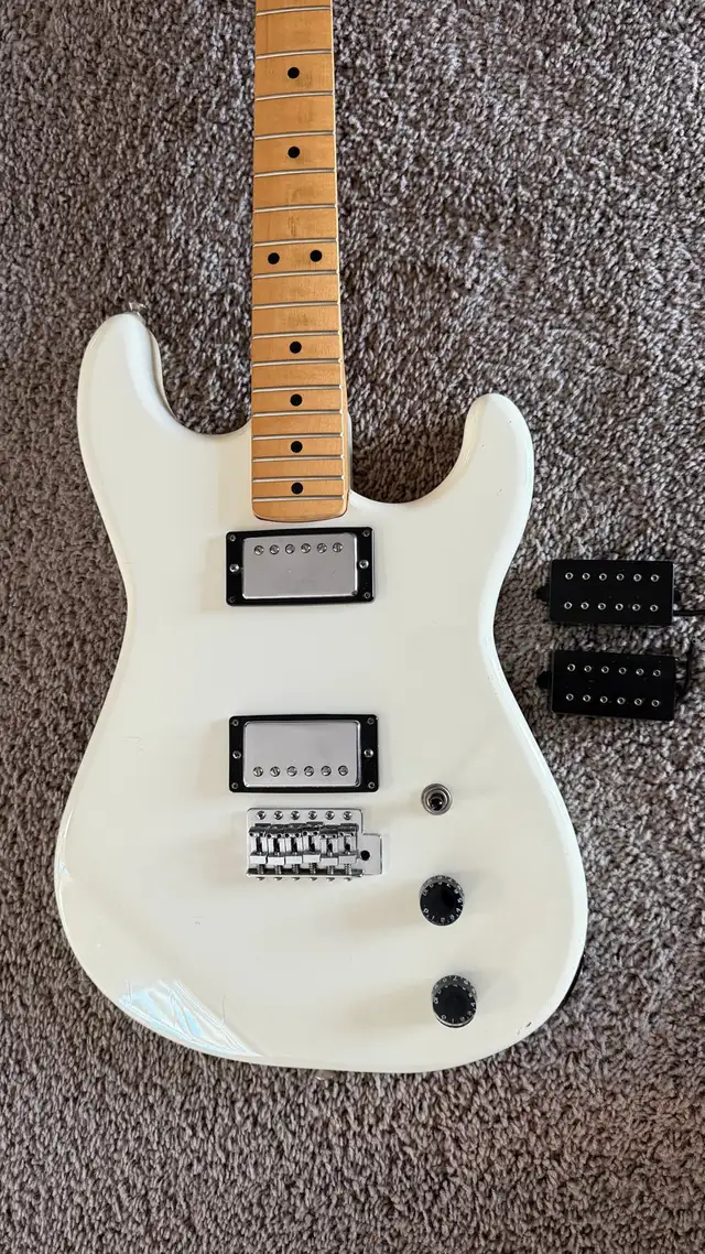 Phoenix Stratocaster guitar Japan  in Guitars in Laval / North Shore - Image 5