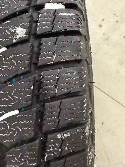 Less than 5K - 255/70R17 - Bolt Pattern: 6x132 mm - came off Buick enclave $1250 cash