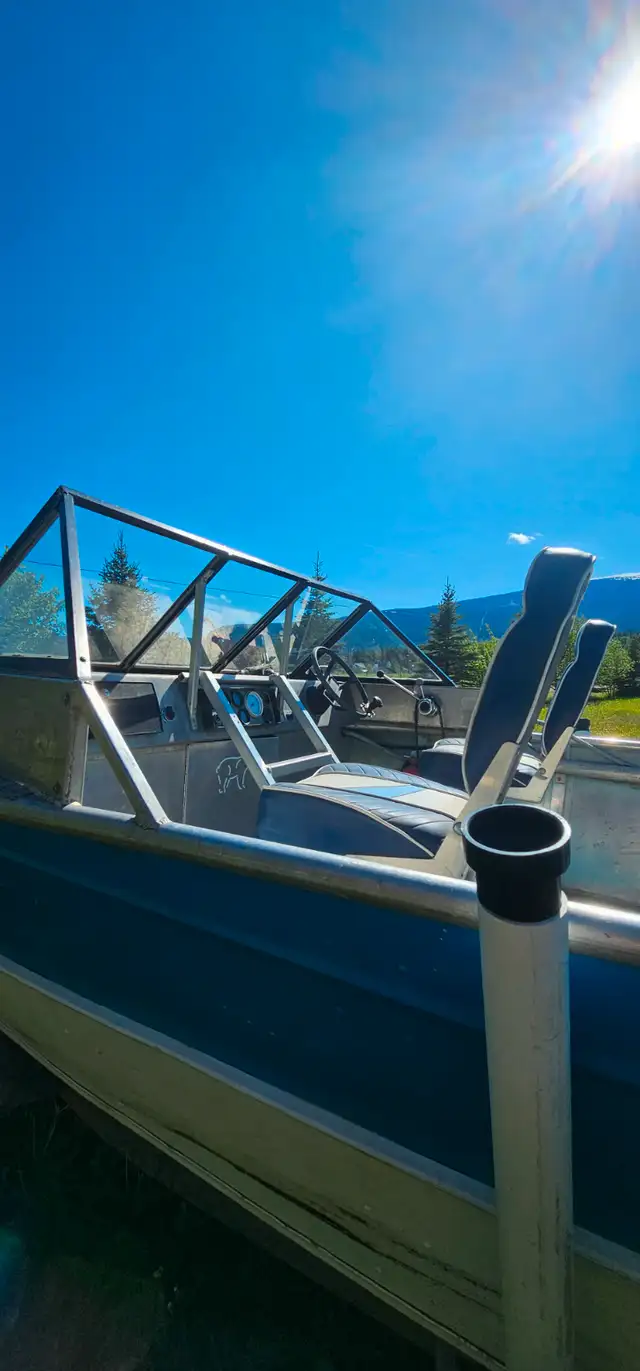 Sea Bear 21' Valcro River Boat in Powerboats & Motorboats in Terrace - Image 7