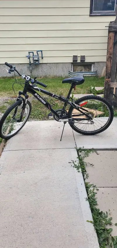 Raleigh 21 speed mountain bike., View more