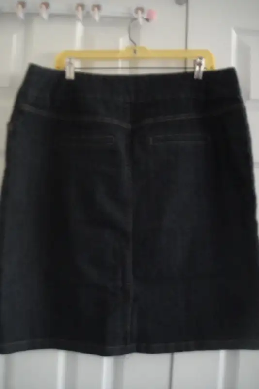 plus size 18 New Contrast Jean Skirt boxy fit women in Women's - Bottoms in Markham / York Region - Image 3