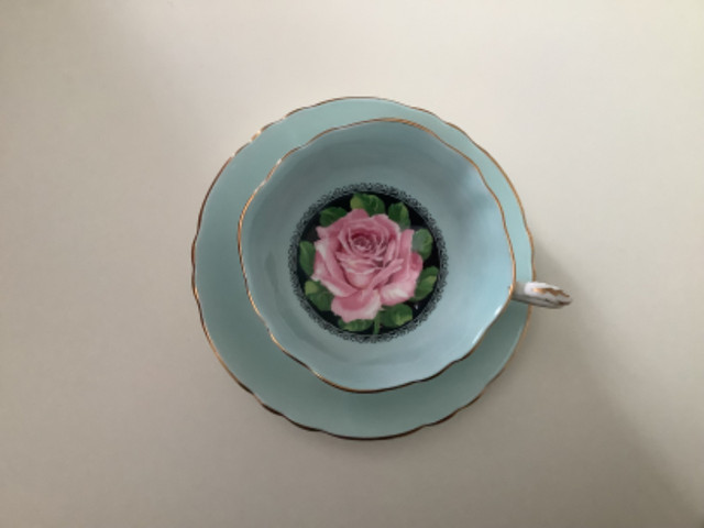Rare Paragon tea cup set dans Art et objets de collection  à Ville de Montréal - Image 2