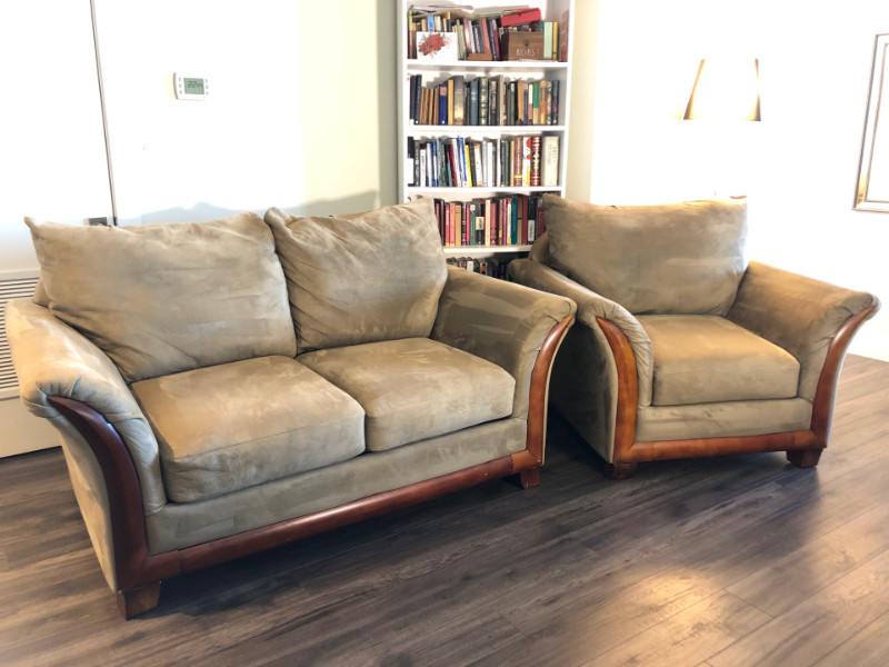 (Pending) Loveseat and Oversized Chair Sofa SetFREE DELIVERY