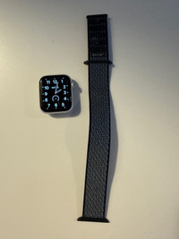 Apple Watch Series 5 44mm with brand new watch band 