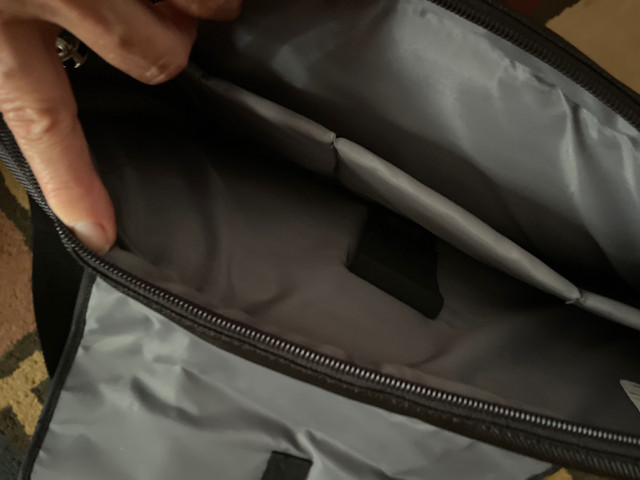 Laptop bag like new in Laptop Accessories in Windsor Region - Image 3