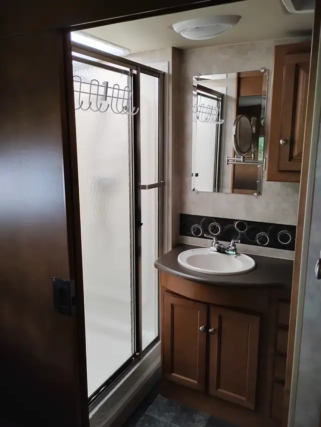 Motorisé clase A Winnebago Itasca Sunstar 35F 2012 in RVs & Motorhomes in Sherbrooke - Image 10