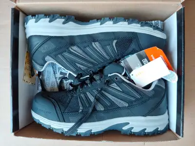 Selling Brand New Men's Dakota Quad STSP Safety Shoes. Size 11 EE, puncture resistant steel midsoles...