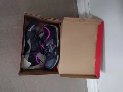 New Balance Minimus women's running shoes, View more