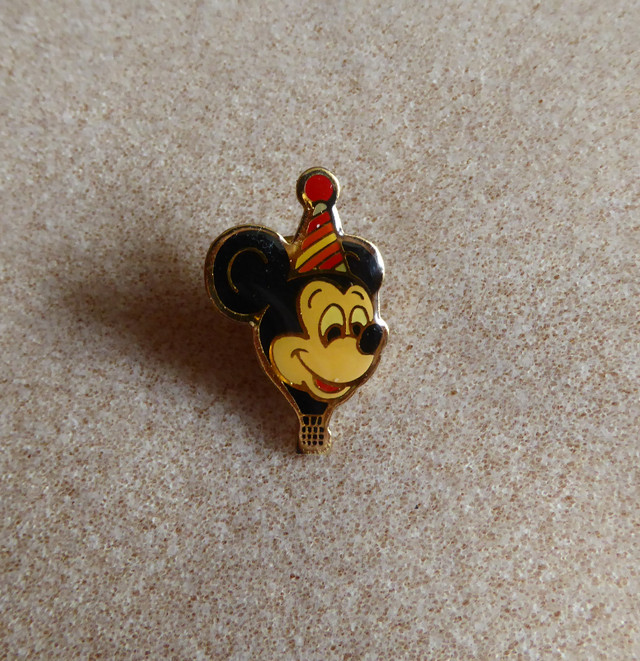 Mickey Mouse Vintage Pin in Arts & Collectibles in Pembroke