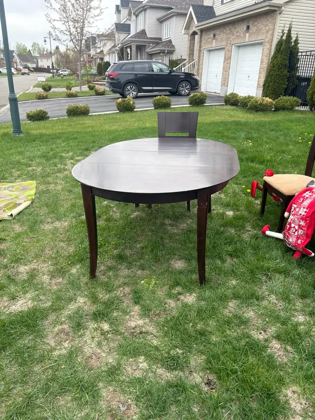 dinning set in Dining Tables & Sets in Laval / North Shore - Image 8