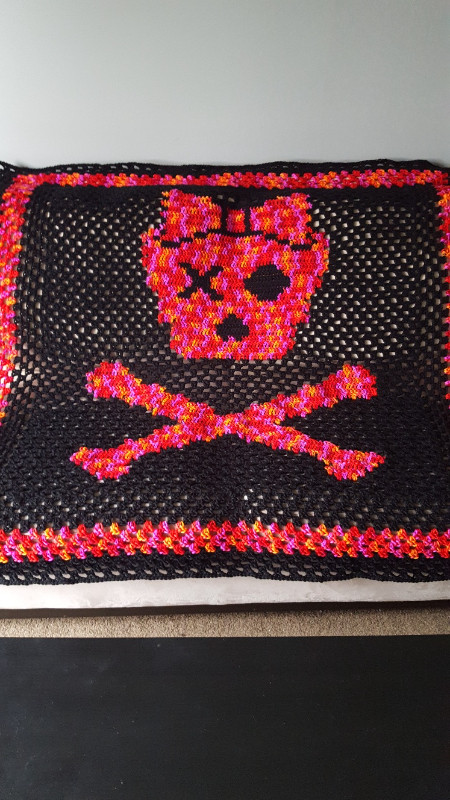 Skull and Crossbones; Crochet Blanket; Black; Red; Pink; Orange in Home Décor & Accents in North Bay - Image 2