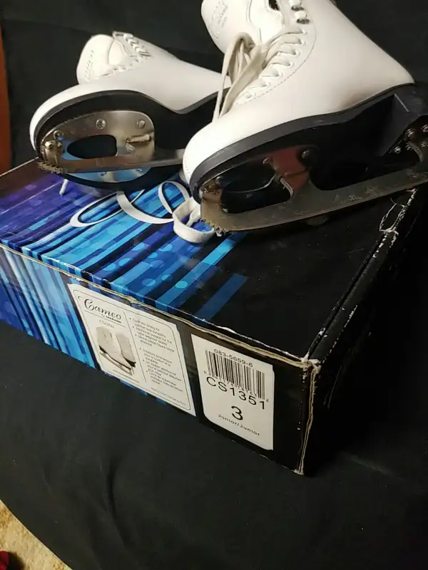 Ice skates in Skates & Blades in City of Toronto - Image 5